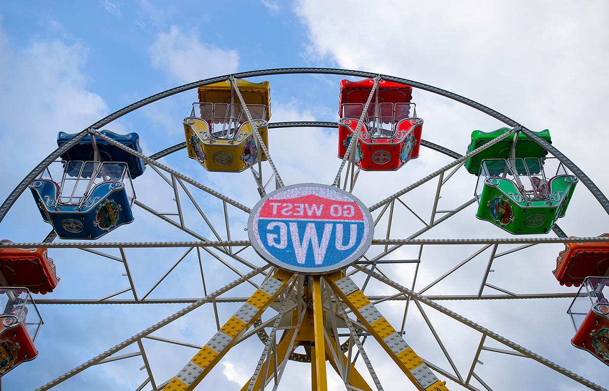 在线博彩 Ferris Wheel.