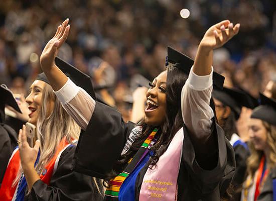 在线博彩 graduate celebrating at 在线博彩's Fall 2023 Commencement ceremonies